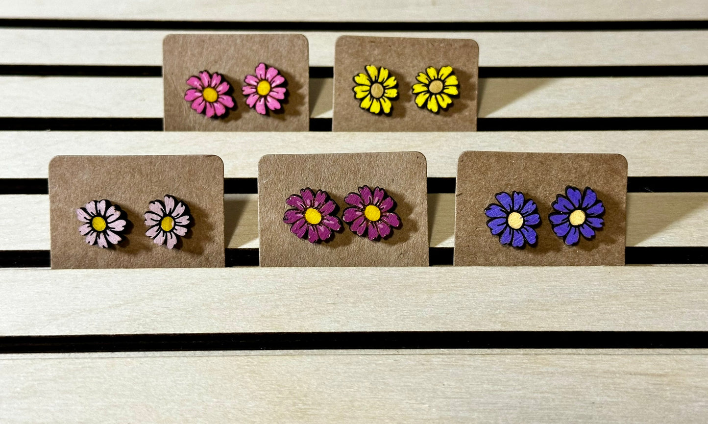 Scalloped Edge Flower Studs