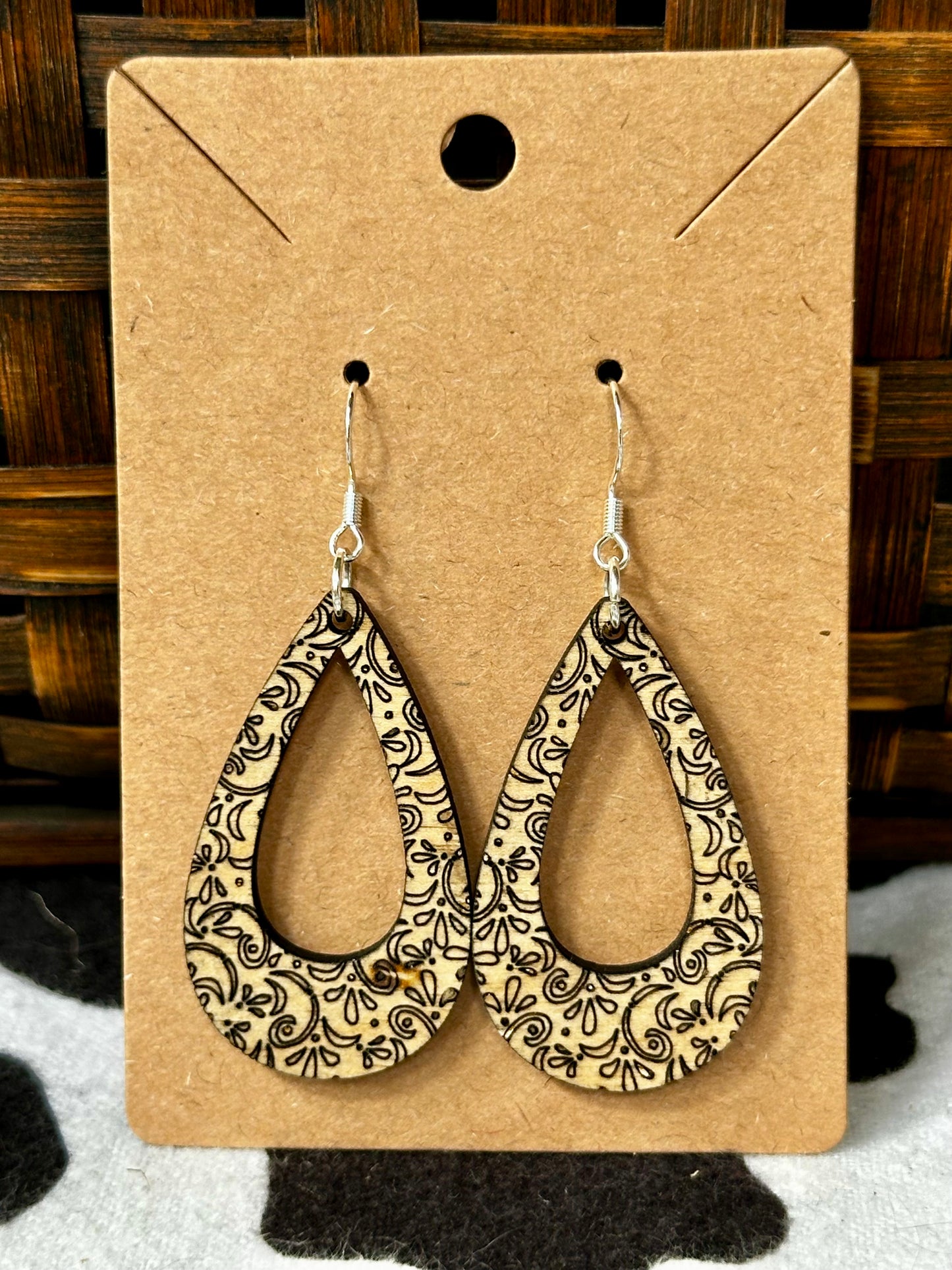 Plain Paisley Teardrop
