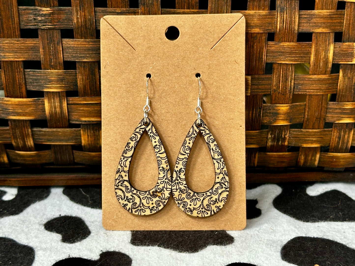 Plain Paisley Teardrop