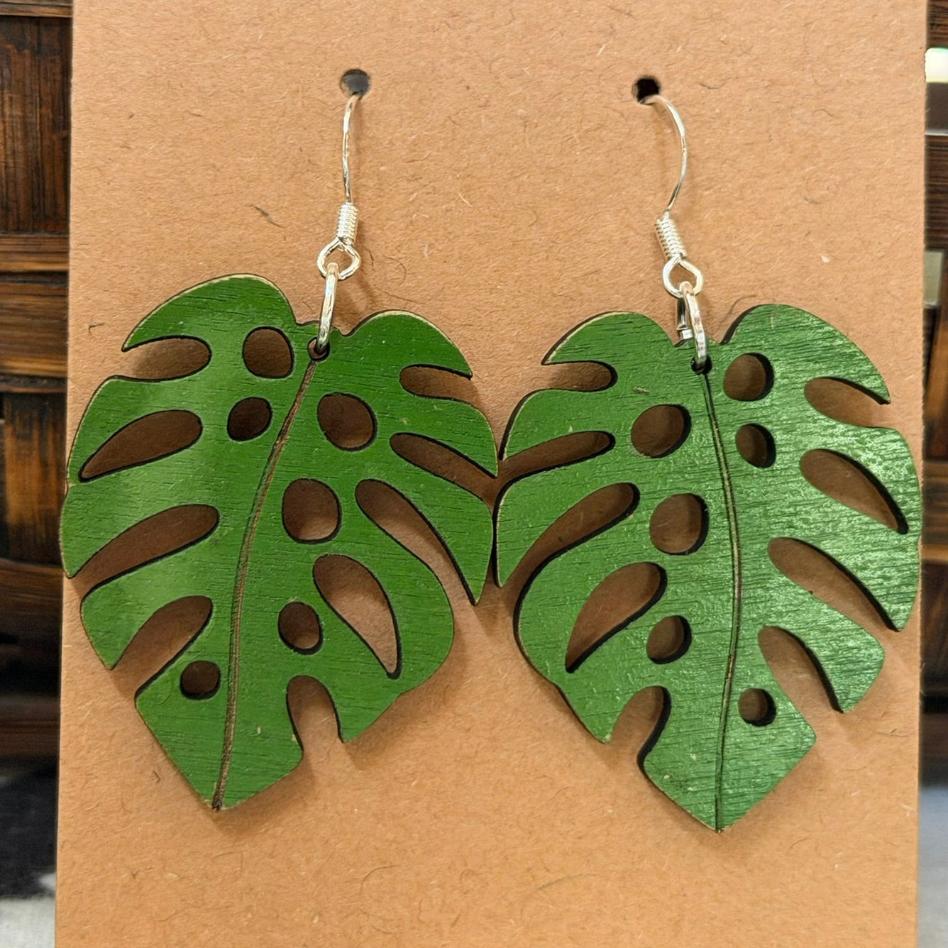 Monstera Leaf with highlights