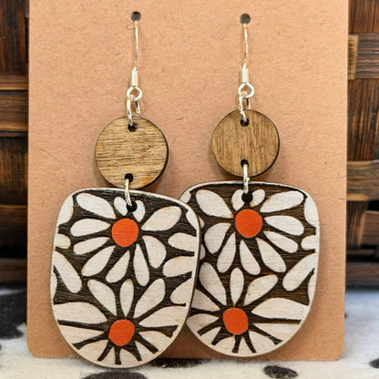 Retro Daisy with orange center